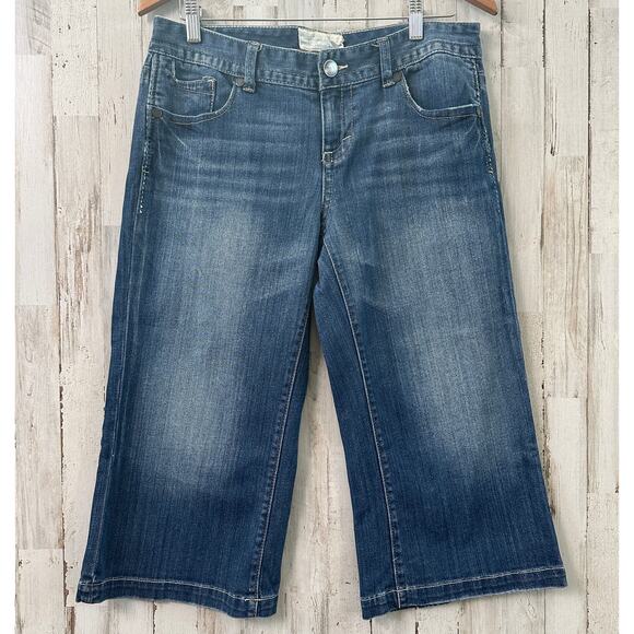 Maurices Capri Jeans Medium Blue Denim Low Rise Button Pockets Grunge Preppy Sz9 - Picture 1 of 11